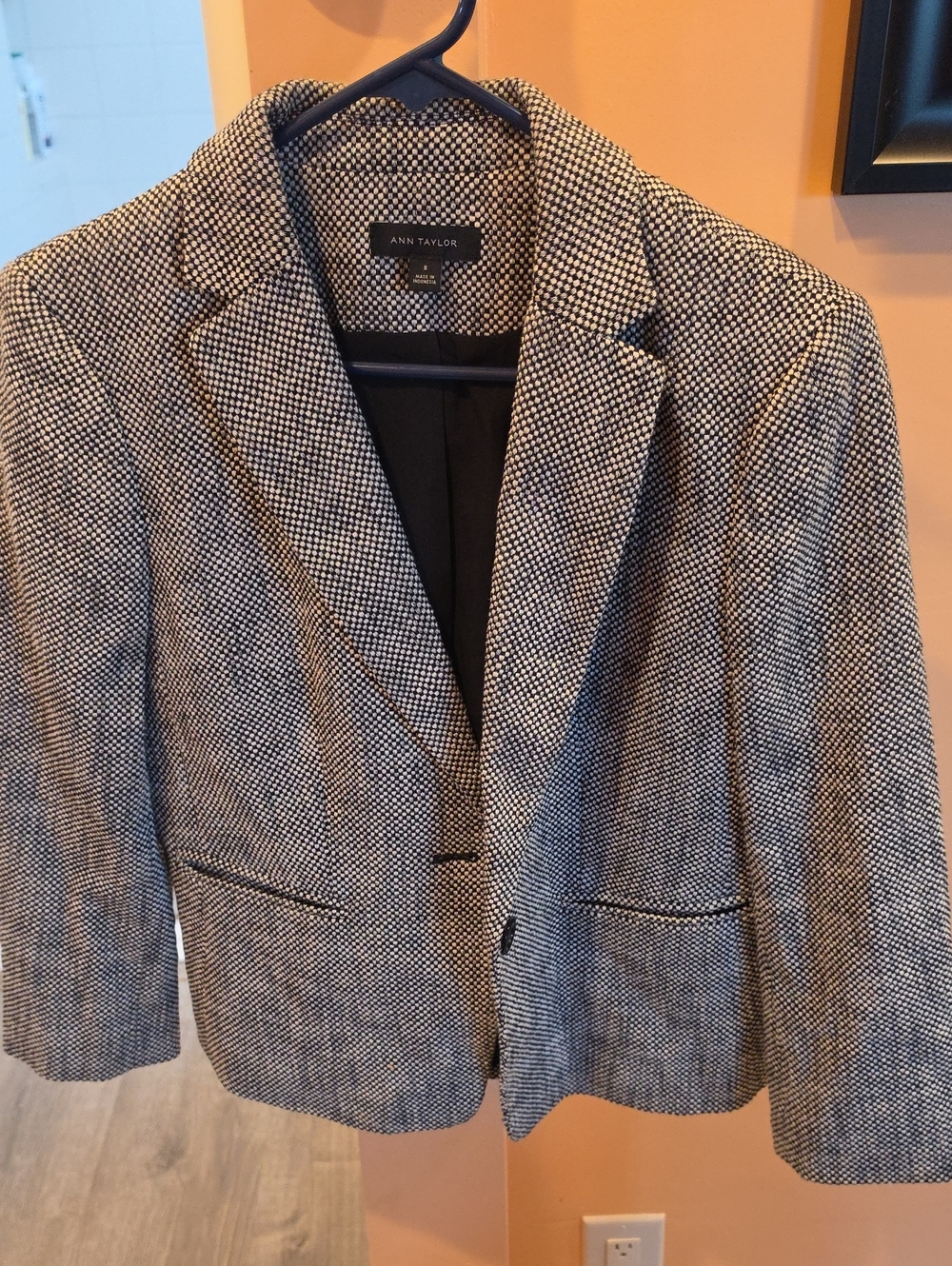 Ann Taylor black cotton blend tweed blazer size 8